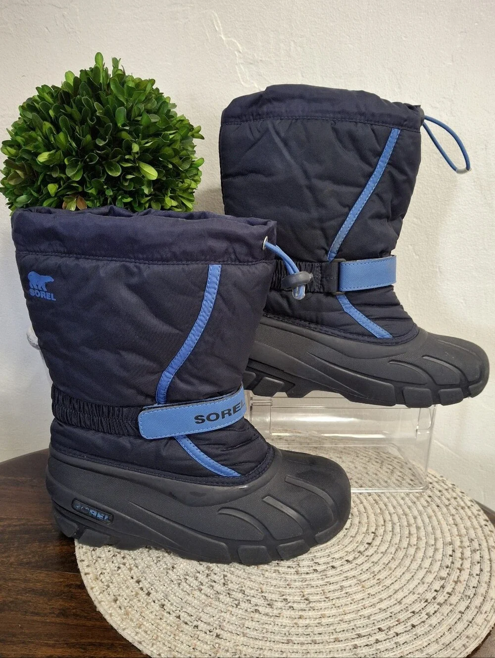Sorel Navy and Light Blue Kids' Winter Snow Boots Size 5.